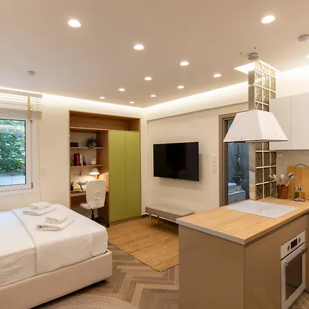 Studio Flat 21 At Evangelismos Metro Stn-2